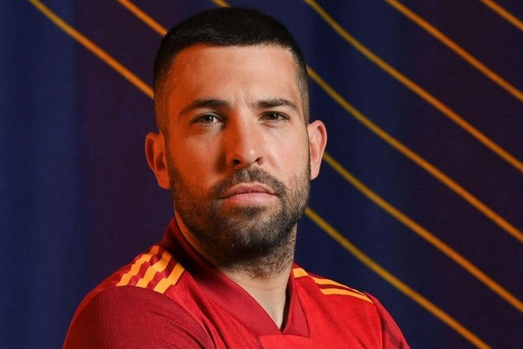 拉莫斯社媒致敬阿尔巴：足球世界会永远铭记你，祝你享受新篇章