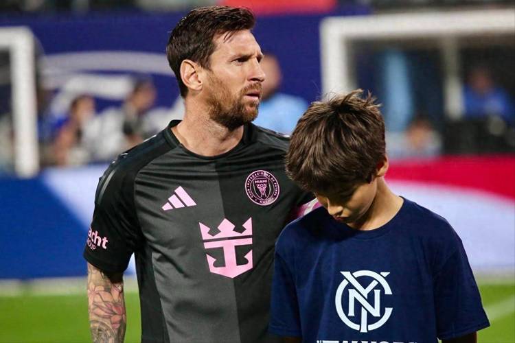 双响！梅西数据：打满全场7次过人4次成功，4射2正2进球评分8.8