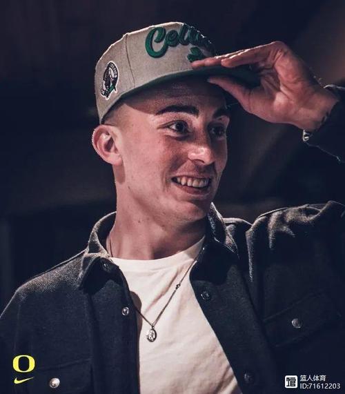 三分7投1中!豪泽:我们对普理查德充满信心 他会找回状态的