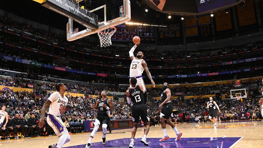 不仅是投手！扎威溜底线 接克洛尼妙传空接暴扣2+1！