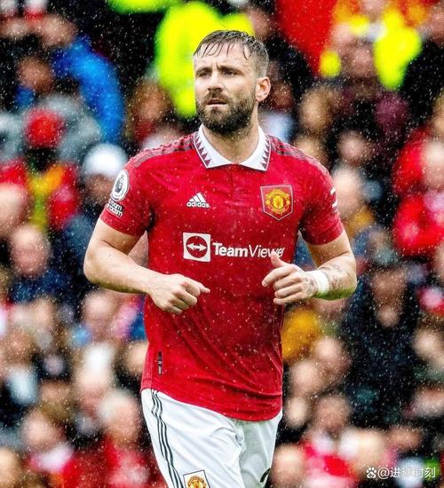 英媒:阿莫林安排更多青训球员加入一线队训练,18岁莱西表现突出