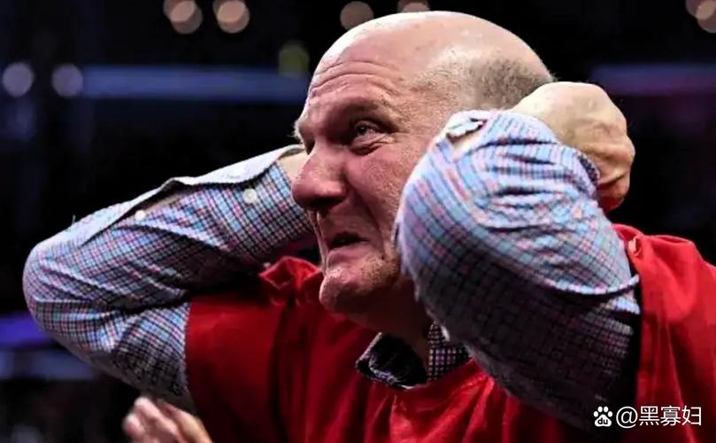 详细阅读:此前曾炮轰快船!鲍威尔今天和前老板鲍尔默握手寒暄 此前曾炮轰快船!鲍威尔今天和前老板鲍尔默握手寒暄