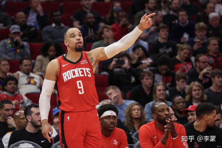 乌度卡:对面就克莱&拉塞尔两个能投三分的 我们一开始扑得太凶了