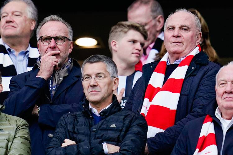 说谁呢?赫内斯:以前我们有些教练每周发布会之后,都得人来救火