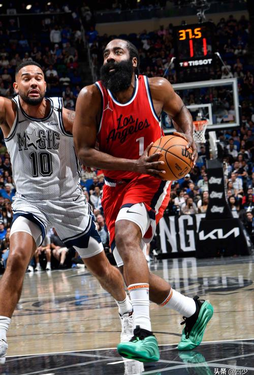 场均16.2分6.3板!明天热火迎战快船 哈克斯因腹股沟拉伤出战成疑