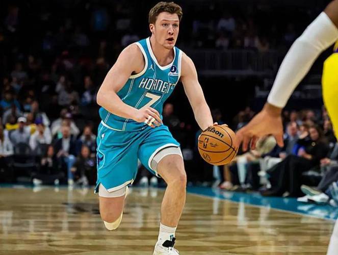 克尼佩尔:会继续坚持出手三分 希望三分赛季命中率高于40%